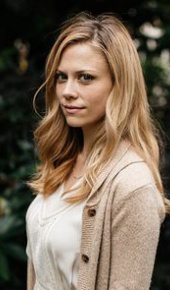 herec Claire Coffee