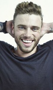 herec Gus Kenworthy