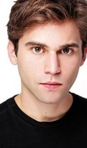 herec Jake Borelli