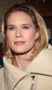 herec Stephanie March