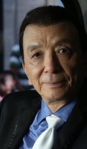 herec James Hong