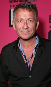 herec Sean Pertwee