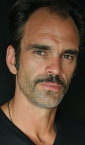 herec Steven Ogg