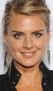 herec Eliza Coupe