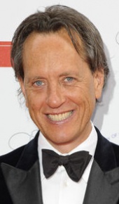 herec Richard E. Grant