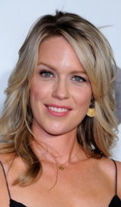 herec Jessica St. Clair