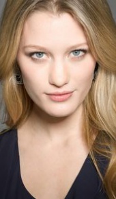 herec Ashley Hinshaw