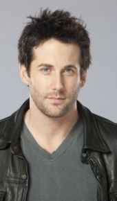 herec Niall Matter