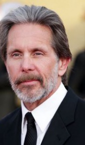 herec Gary Cole