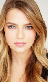 herec Indiana Evans