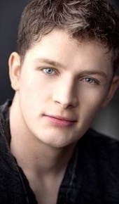 herec Brett Dier