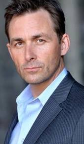 herec James Patrick Stuart