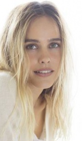 herec Isabel Lucas