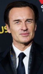 herec Julian McMahon