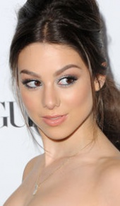 herec Kira Kosarin