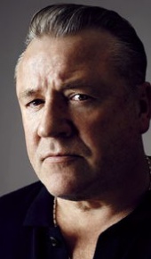 herec Ray Winstone