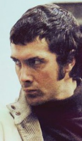 herec Lewis Collins