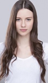 herec Lily Sullivan