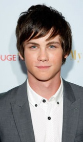 herec Logan Lerman