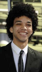 herec Justice Smith