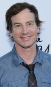 herec Rob Huebel