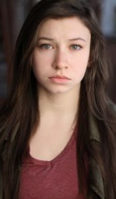 herec Katelyn Nacon