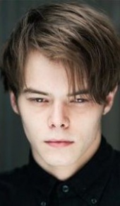 herec Charlie Heaton