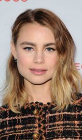 herec Lucy Fry