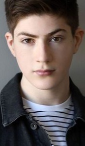 herec Mason Cook