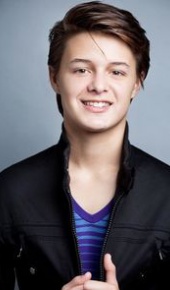 herec Nolan Sotillo