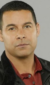 herec Jon Huertas