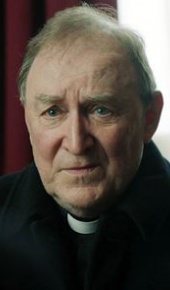 herec Father Dennis Chapman